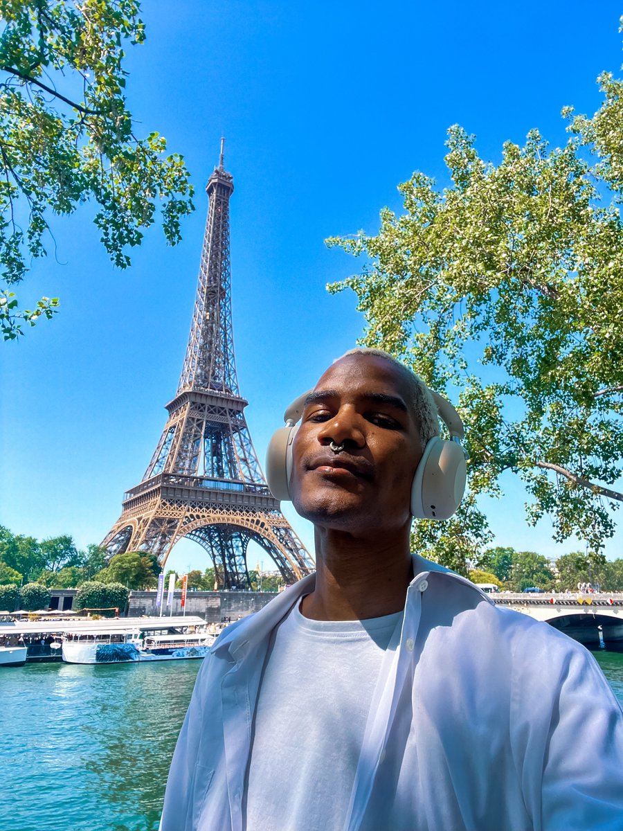 AdolphoX's tweet photo. Oui oui mon amour ! 🇫🇷✨ https://t.co/WrhaPdiDZb