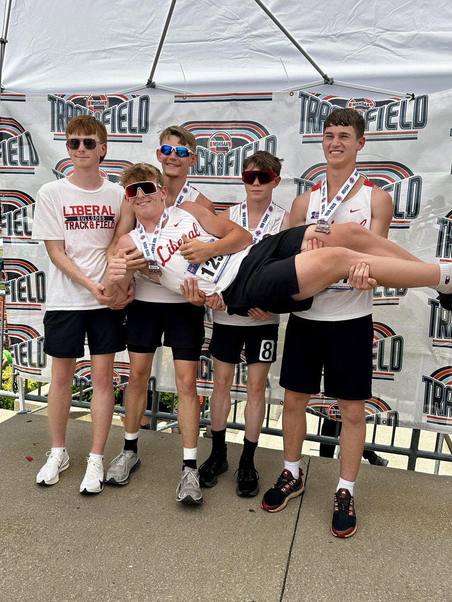 tabithabeaman's tweet photo. The 4x200 sets another new school record and comes home with 5th place medals. @elambeaman finishes his track career with some of his best friends. It’s been a fun ride. https://t.co/kvJppzPeHu