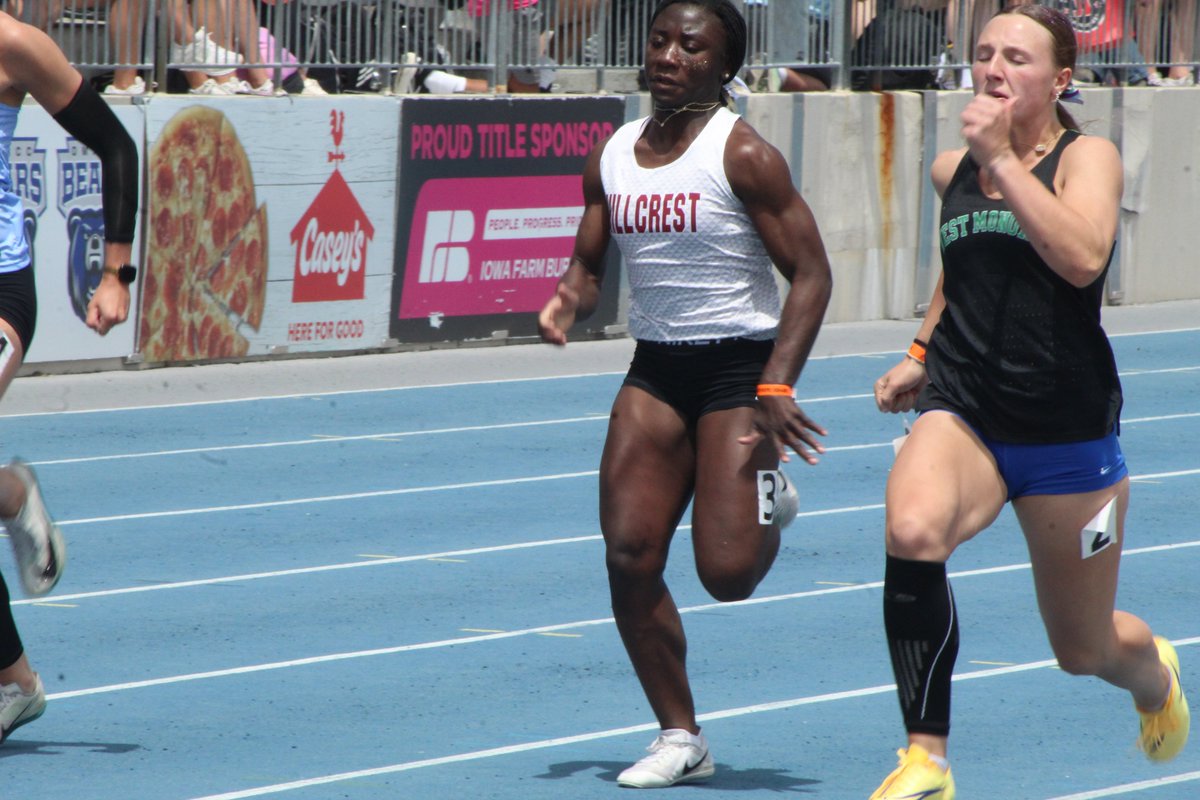 bowkerpaul's tweet photo. Rya Scott of Hillcrest Academy finished 6th, and Lone Tree's Ava Christofferson was 8th, in Saturday's 1A girls 100 final at Drake's Blue Oval. @TheNews_Sports @gohillcrest #LoneTree https://t.co/DApDeOrWgd