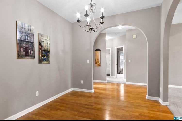 AndrewJBoneRE's tweet photo. Tuscaloosa, Alabama: Investment properties &amp; year round game day condos/houses are popular this time of year! Get ready to make money/save money by calling us for the next step. Rental properties also available by calling/texting: 256-504-2963 Roll Tide! https://t.co/Y8SBtKdxiu