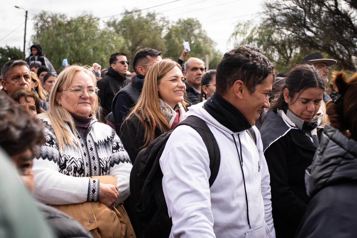 TeresitaMadera's tweet photo. Cada pueblo vive su fe de una manera única, pero siempre con el corazón puesto en la esperanza ✨

Llegamos hasta Catuna, donde Santa Rita también es patrona de su comunidad, para compartir la procesión junto a las familias, renovando el valor de la unión y la fe. https://t.co/MpvdxTkOI4
