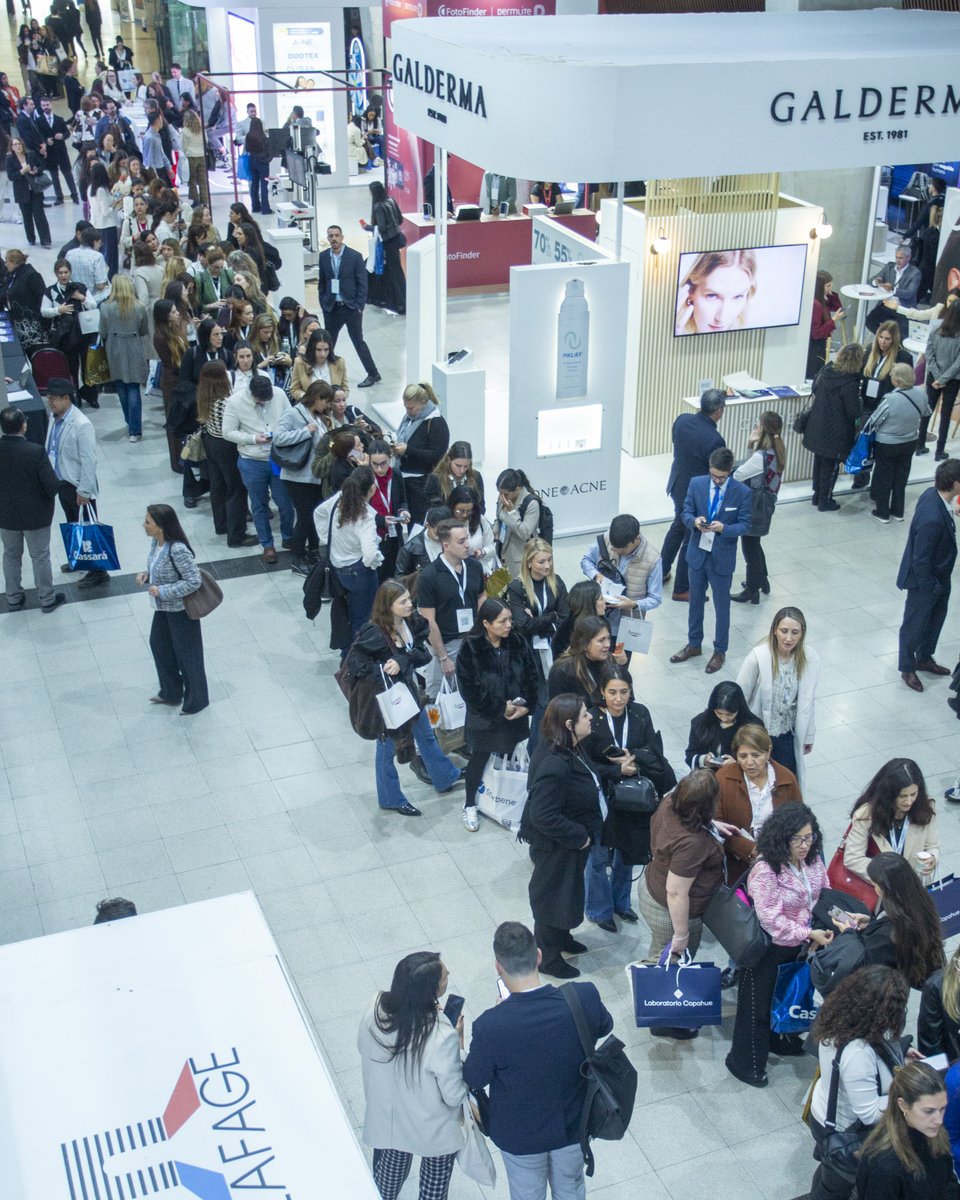 Radla2026's tweet photo. 📸 Compartimos un resumen de imágenes de las últimas horas de #RADLA2026, un congreso sumamente exitoso que nos deja conocimiento, emociones, inspiración y una comunidad de dermatólogos más unida y sólida que nunca.

Más fotos en https://t.co/sdvqrWXSRW https://t.co/hEsRzWoaWi