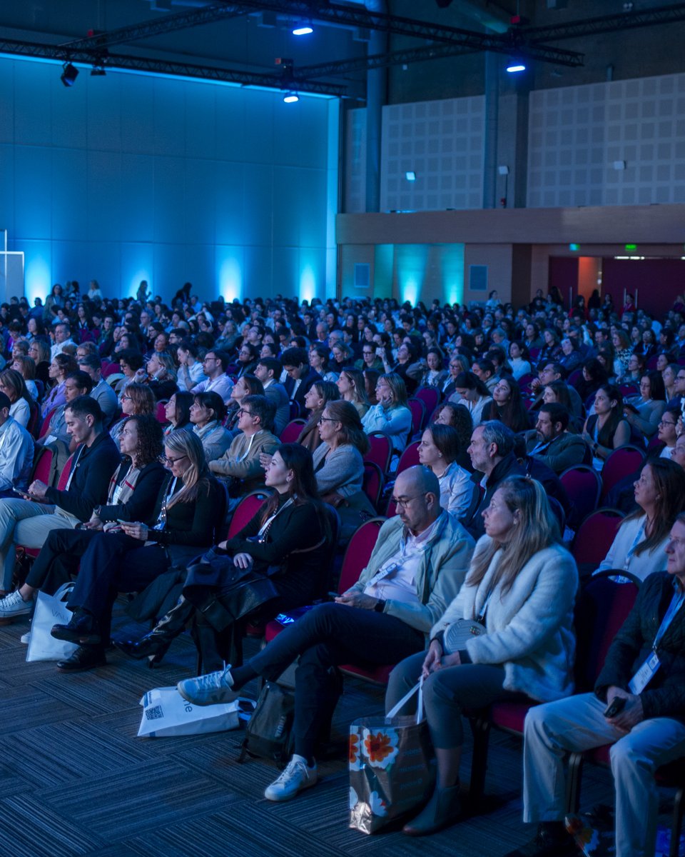 Radla2026's tweet photo. 📸 Compartimos un resumen de imágenes de las últimas horas de #RADLA2026, un congreso sumamente exitoso que nos deja conocimiento, emociones, inspiración y una comunidad de dermatólogos más unida y sólida que nunca.

Más fotos en https://t.co/sdvqrWXSRW https://t.co/hEsRzWoaWi