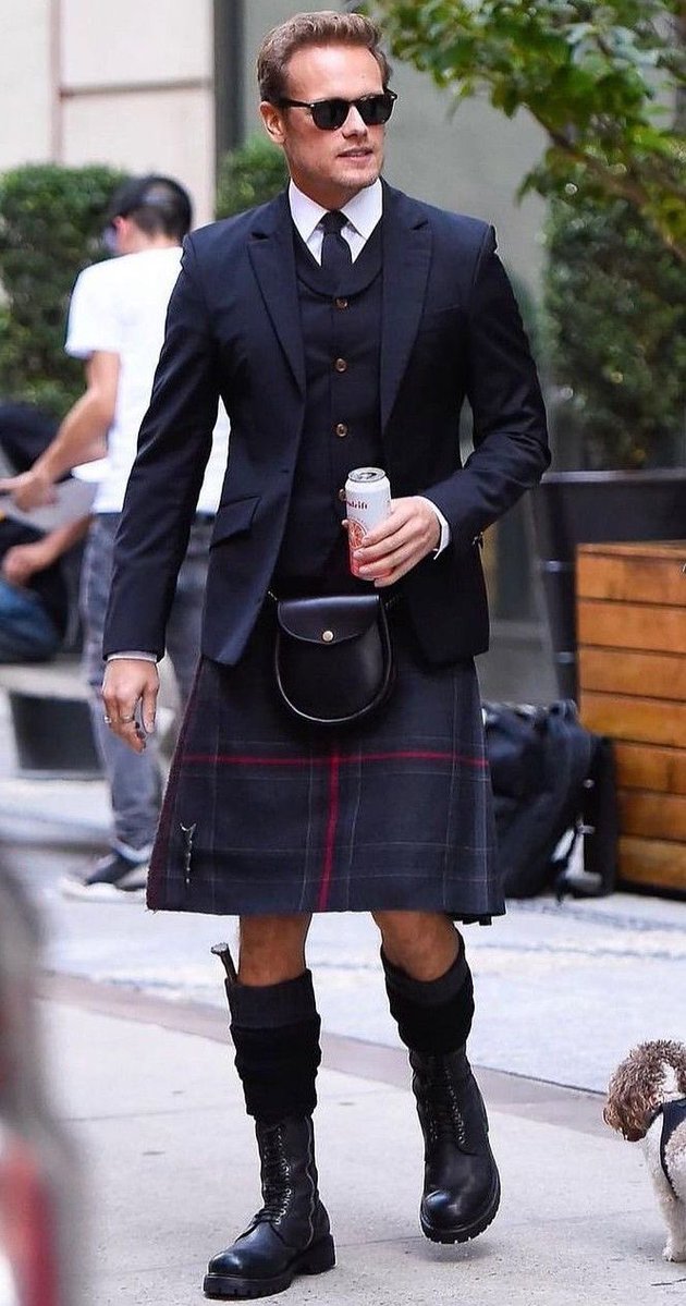 🎩Laird of the Manor🎩 tweet media