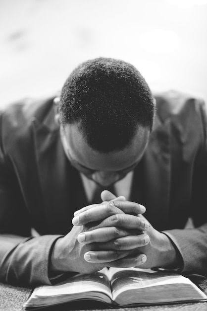 BiraboneyeVicky's tweet photo. Lord, I know I can't fight the devil on my own. I need your strength to resist temptations and overcome his schemes. I'm trusting in you to give me the power to stay vigilant and win the battle. Please, Lord, be with me always. Amen. https://t.co/xp4SsUyzIo