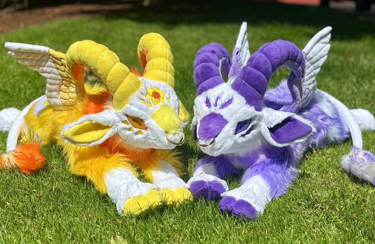 CirquellCurios's tweet photo. Bidding ends tomorrow Sunday 5/24 for three floral goats! Here are Daffodil and Lavender! https://t.co/HiJdjQnMzk