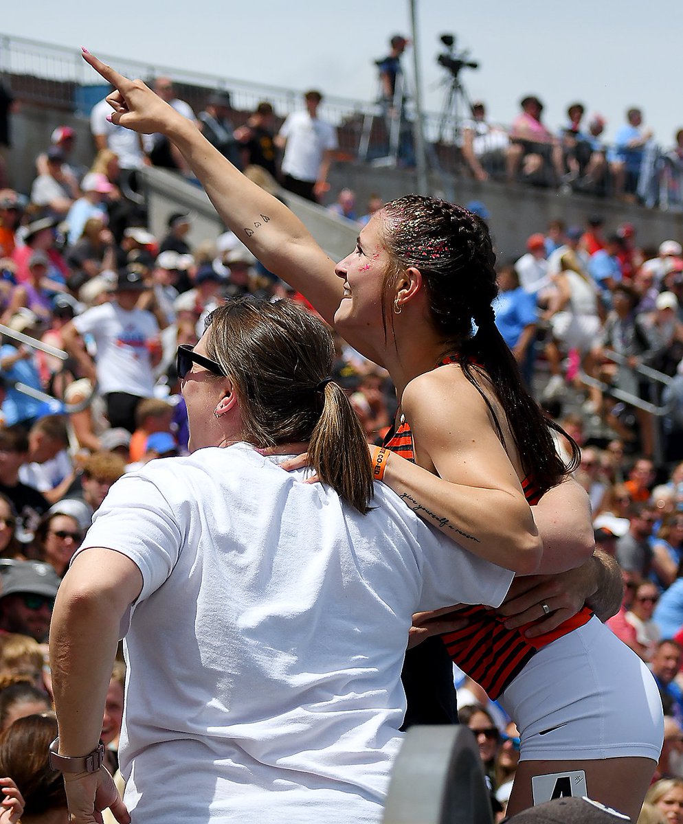 RossThedeTR's tweet photo. West Des Moines Valley's Morgan Karr, formerly of PCM, won the 4A 100-meter hurdles with an all-time best time of 13.53 seconds. #iahstrack https://t.co/apQQW2ZPN1