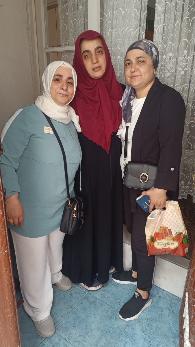 akkadinkonakk's tweet photo. 📍Basmane Bölgesi
#Altınordu ve #Mirali mahallelerimizde kadın kolları olarak üye ziyaretlerimizi gerçekleştirdik. Samimi sohbetler eşliğinde hem kıymetli üyelerimizle bir araya geldik hem de mahallelerimizin nabzını tuttuk.
Birlikten aldığımız güçle, gönüllere dokunmaya ve sahada aktif çalışmalarımıza devam ediyoruz. 🌸
#AKKadınKonak
@tugbaisikercan @Bilalsaygili @EmelDalkirann @SAITBASDAS @Kaderilhan35 @AKKADINGM @Akkadinizmir
📸📸📸