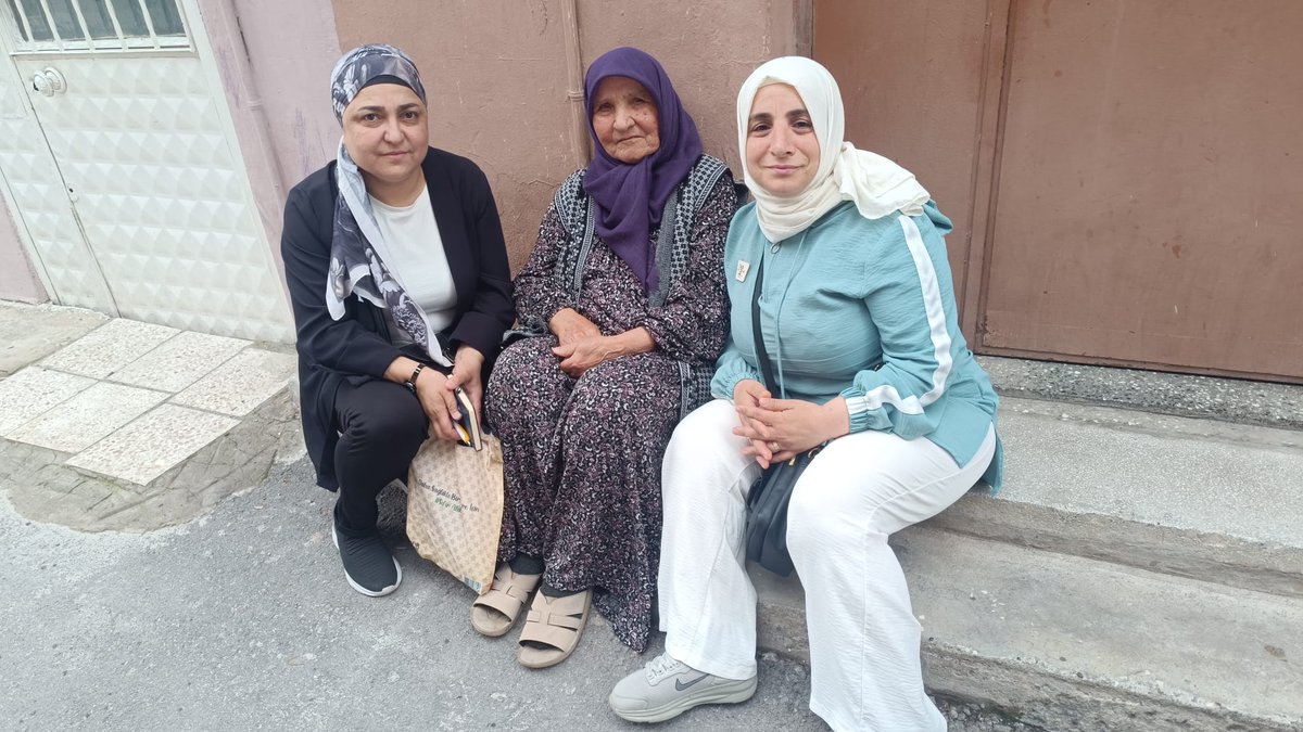 akkadinkonakk's tweet photo. 📍Basmane Bölgesi
#Altınordu ve #Mirali mahallelerimizde kadın kolları olarak üye ziyaretlerimizi gerçekleştirdik. Samimi sohbetler eşliğinde hem kıymetli üyelerimizle bir araya geldik hem de mahallelerimizin nabzını tuttuk.
Birlikten aldığımız güçle, gönüllere dokunmaya ve sahada aktif çalışmalarımıza devam ediyoruz. 🌸
#AKKadınKonak
@tugbaisikercan @Bilalsaygili @EmelDalkirann @SAITBASDAS @Kaderilhan35 @AKKADINGM @Akkadinizmir
📸📸📸