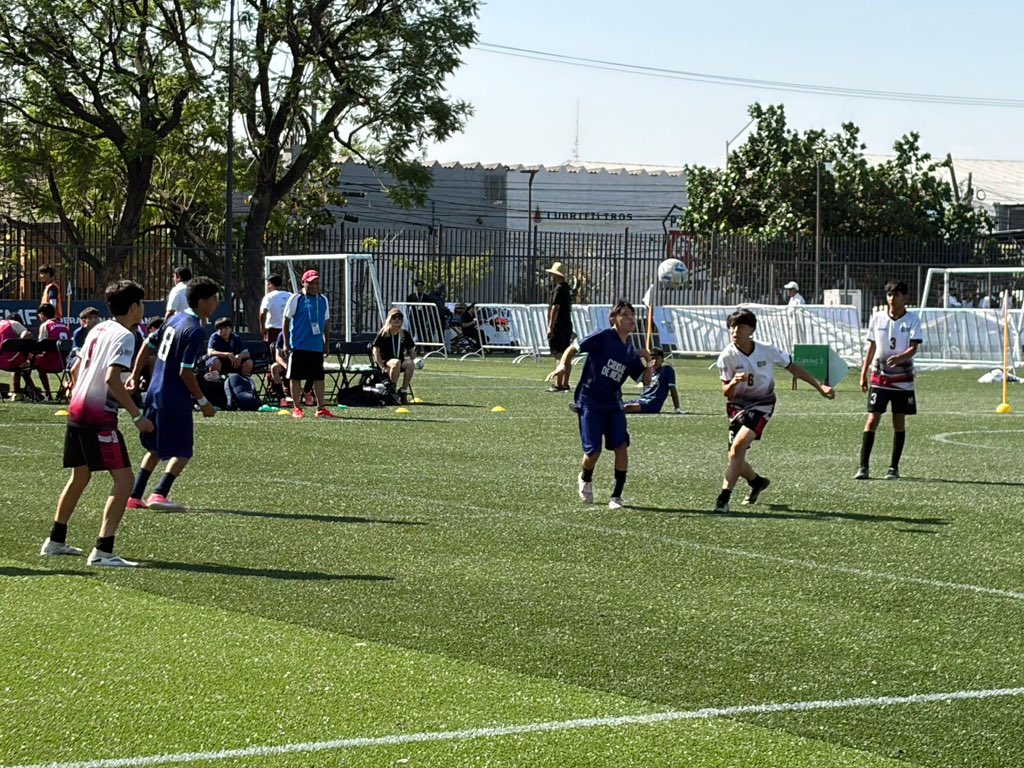 SECSonora's tweet photo. ¡#Caborca sigue haciendo historia! ⚽🔥

La secundaria “José María Girón” sumó una valiosa victoria al imponerse 2-1 ante #CiudadDeMéxico en la tercera jornada del #MundialitoEscolar2026.🏆 https://t.co/URLrvTSb8j
