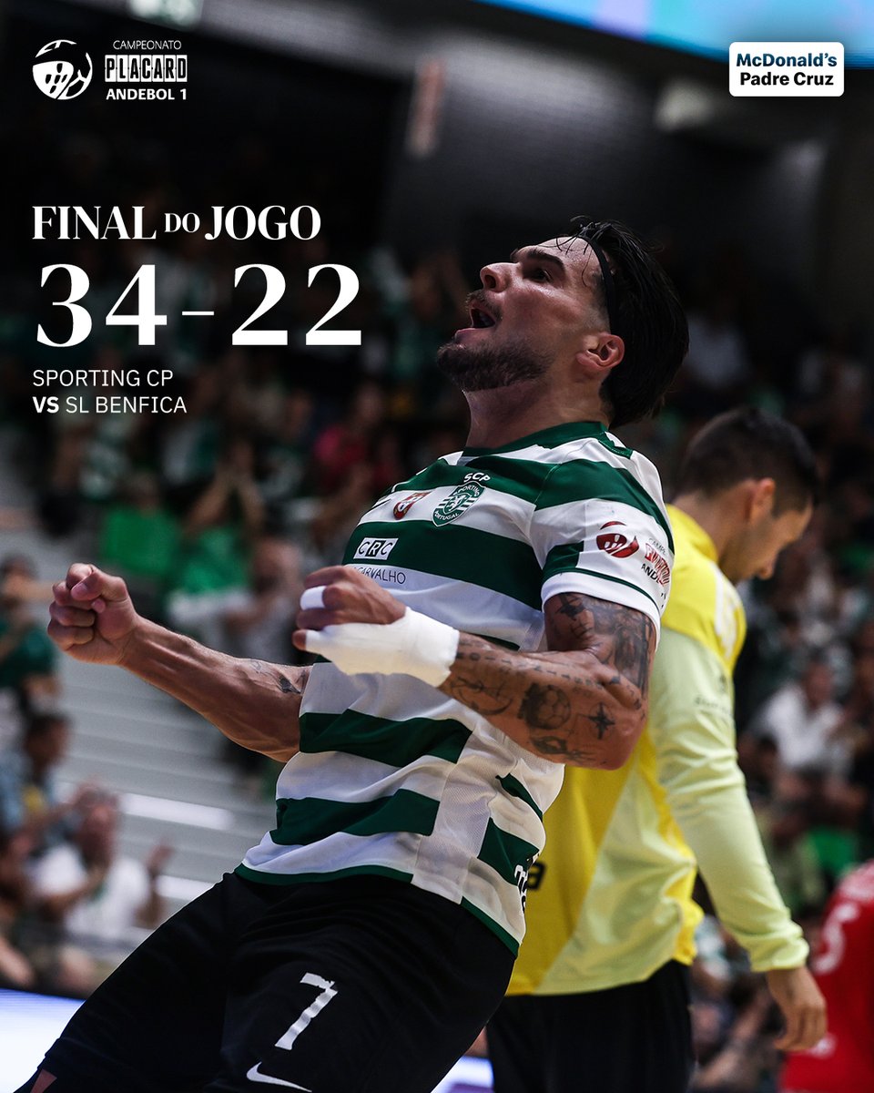 SCPModalidades's tweet photo. #AndebolSCP | ⏹️ O DÉRBI É 🟢⚪ Os nossos Leões terminam o Campeonato Placard Andebol 1 só com 𝐓𝐑𝐈𝐔𝐍𝐅𝐎𝐒 👏 

🟢 34-22 🔴 // #SCPSLB https://t.co/N79HTFrPYK