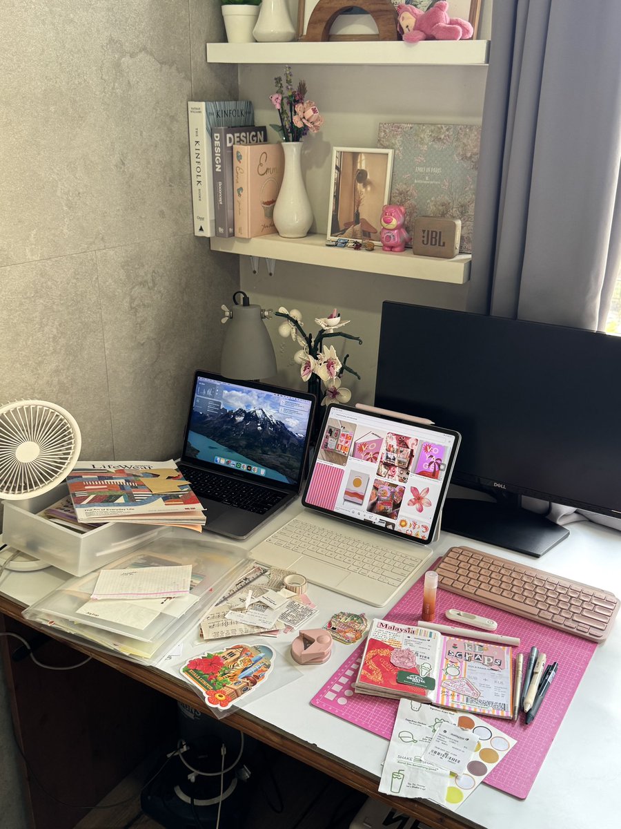qelstudy_'s tweet photo. sudah wisudaa! sampai sekarang masih ngonten &amp; lagi suka journaling, crafting😆 https://t.co/ISUJejGLRj