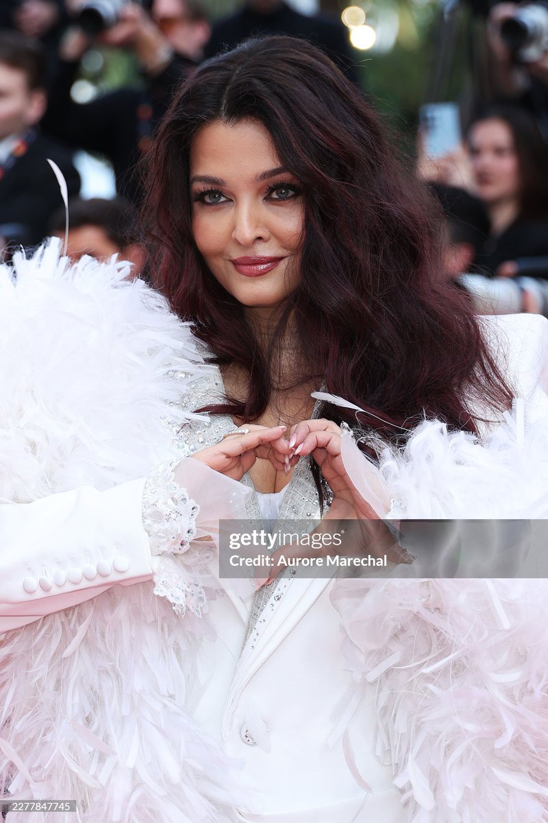 earthlykisssed's tweet photo. AIN’T GOTTA EDIT, CHECK THE GETTY https://t.co/lcx6Uq0upa