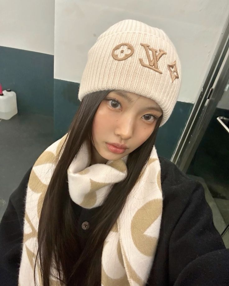 HYEIN BASE⁵ tweet media
