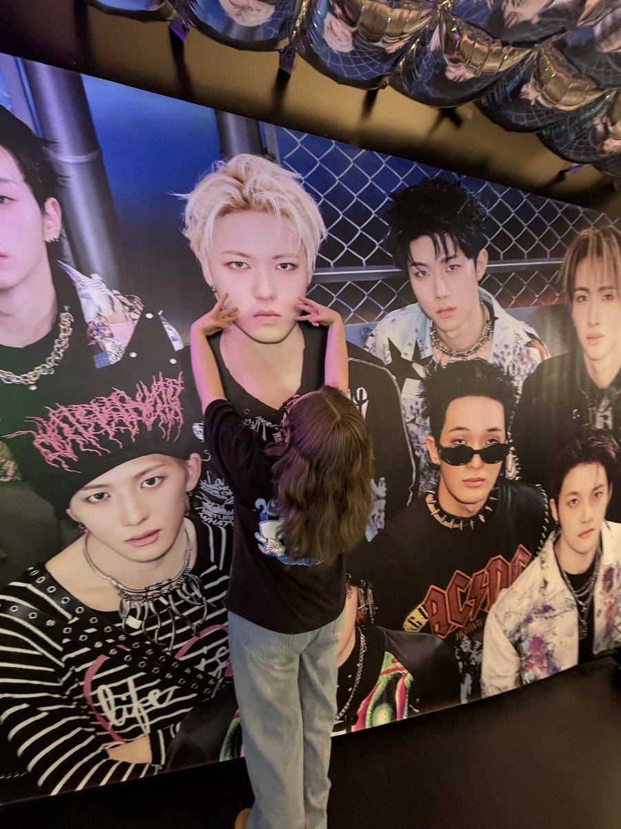 alienhoonie's tweet photo. the xikers popup was more than OKay👌

📍hello82 atlanta

#xikers_POPUP #hello82 #82giveaway #hello82atlanta @hello82official @hello82ATLANTA @xikers_official https://t.co/spgbPbMiuS