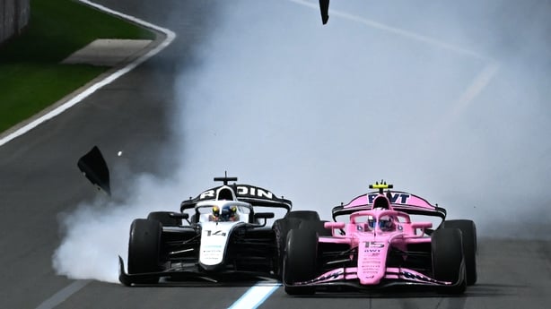Duerksenismo's tweet photo. Lo de Alex Dunne es realmente caso de estudio, no se cansa de causar incidentes en la F2.

Todos los accidentes son iguales: Dunne tirándose desde su casa por las curvas esperando que los rivales se abran y lo dejen pasar.

Merece algún tipo de sanción en la superlicencia. https://t.co/iqeMek2elS