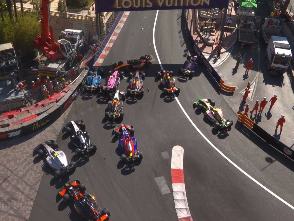 Duerksenismo's tweet photo. Lo de Alex Dunne es realmente caso de estudio, no se cansa de causar incidentes en la F2.

Todos los accidentes son iguales: Dunne tirándose desde su casa por las curvas esperando que los rivales se abran y lo dejen pasar.

Merece algún tipo de sanción en la superlicencia. https://t.co/iqeMek2elS