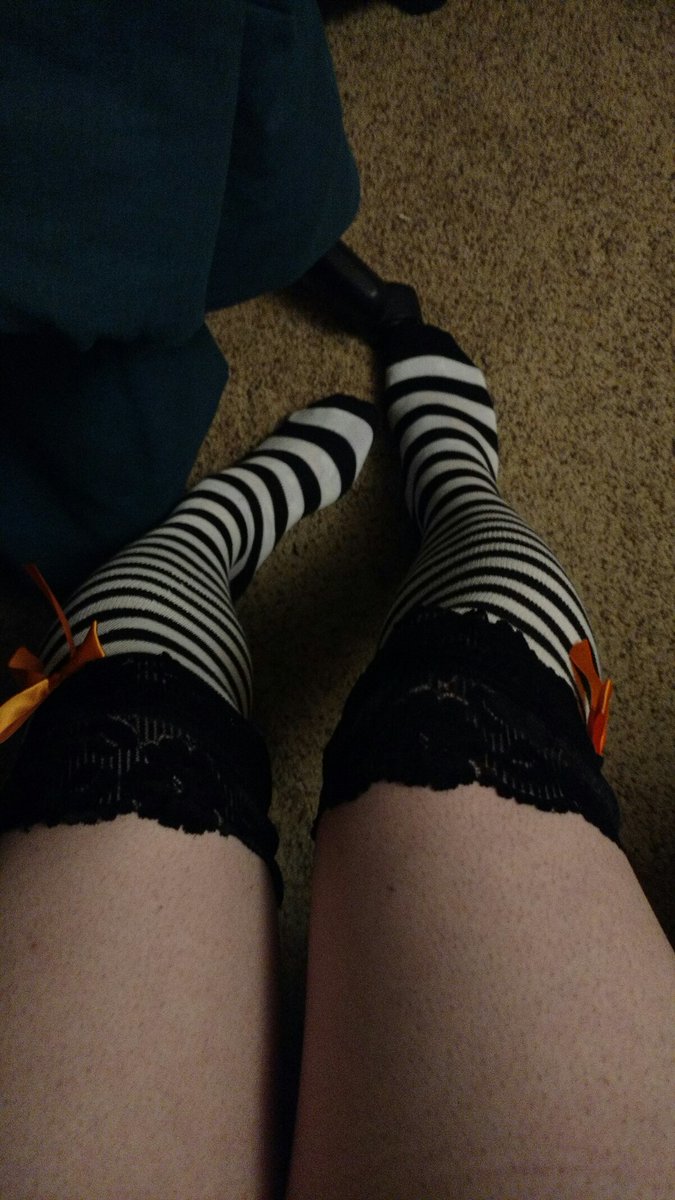 jerkingjer2456's tweet photo. i am in fact semi thirsty today
wataa m i gunna do about it? nothin 
#femboy #dumbslut #gaynsfw #chaser4chub #gaybottom #GayBears #GayChub #Chub4Chaser #Chaser4Chub #bottom #subbottom #GaySex #cute #leggings #ass  #gaysub https://t.co/GQ13irJzwq