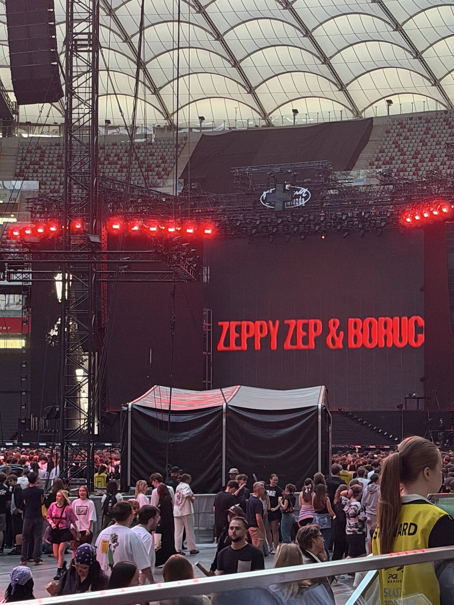 millyaa13's tweet photo. mind you, bilet za 300 ziko bez widoku na scenę xd 

@eBiletPL #tacohemingway https://t.co/juf178TRLZ