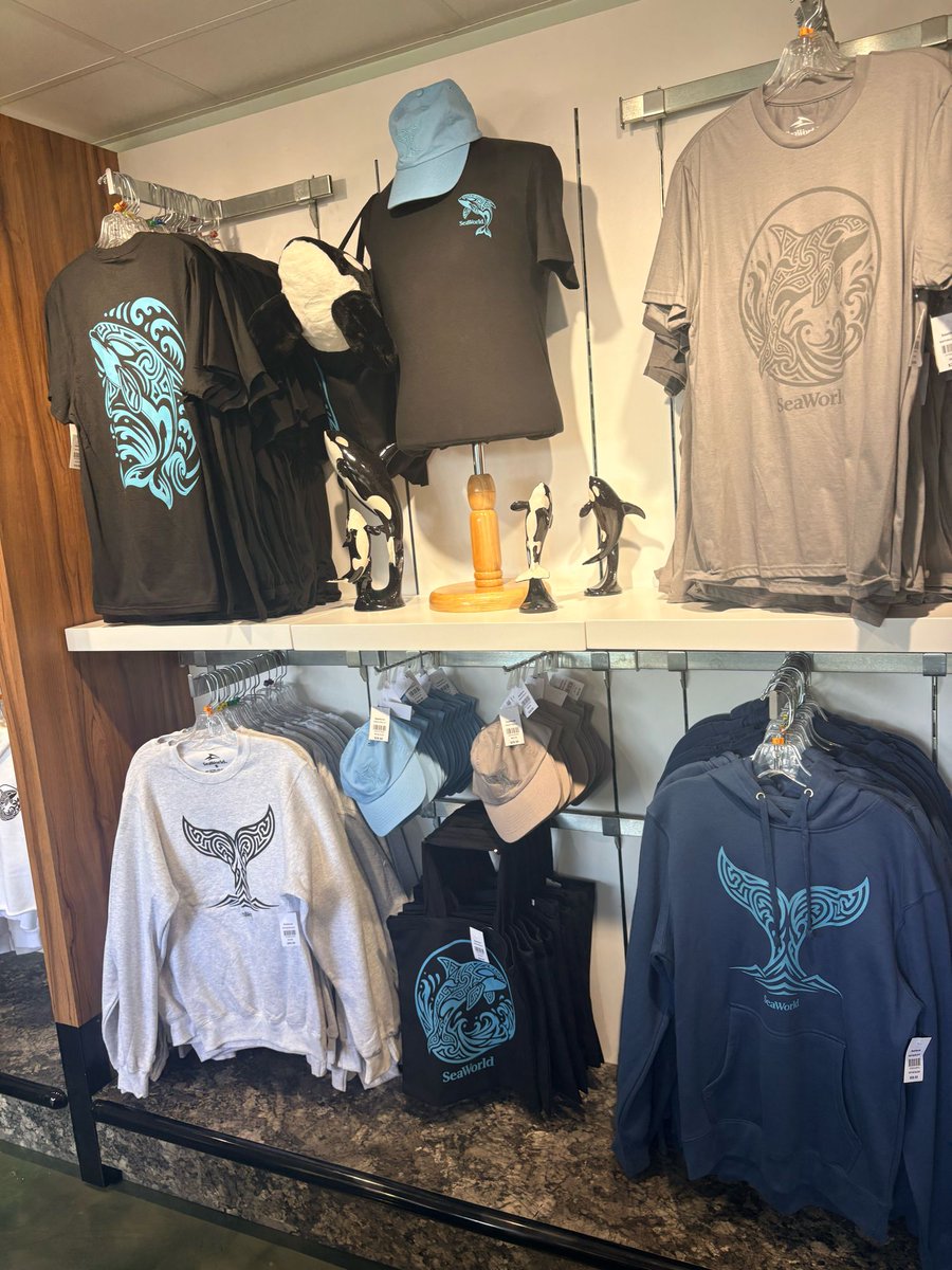 floridathrills's tweet photo. The shop at the orca Stadium has been refurbished and is now simply Shamu and includes updated merchandise #seaworld #seaworldorlando #shamu @seaworld https://t.co/eNnjVLT1YF