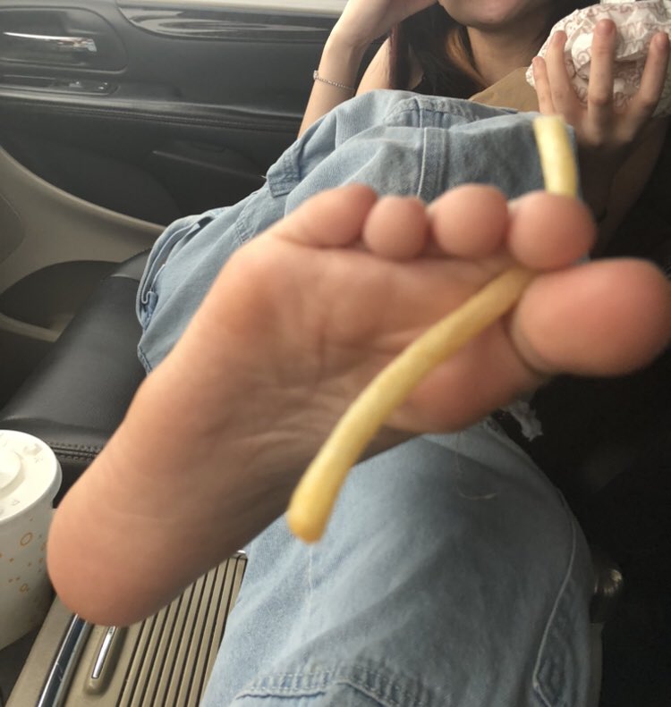 SteveMerce52629's tweet photo. @lam_darling And fries https://t.co/7BUyYUGylf