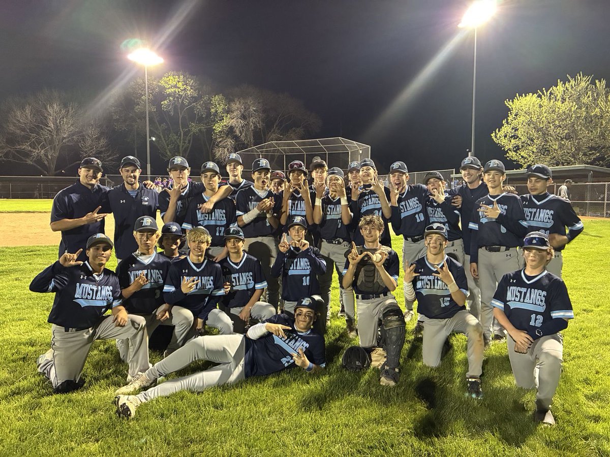 DGSCoachWolf's tweet photo. Congrats to the freshman mustangs on an outstanding season! 25-5 in A games, 6-5 B. UNDEFEATED in conference play at the freshman level for the first time in 9 seasons, congrats boys! @DgsBaseball https://t.co/R7BGSTZTPv