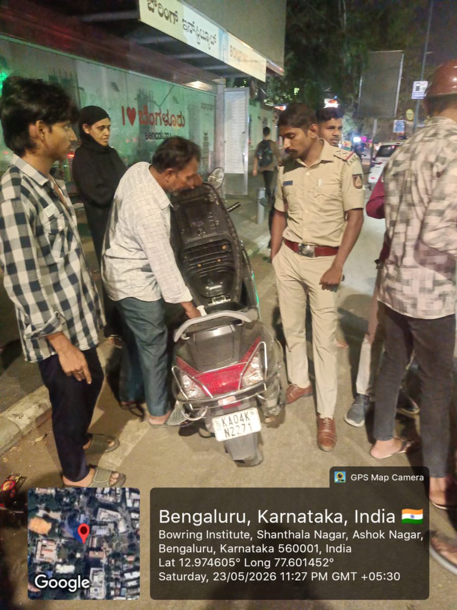 cparkbcp's tweet photo. ಬಕ್ರೀದ್ ಹಬ್ಬದ ಪ್ರಯುಕ್ತ ಕಬ್ಬನ್ ಪಾರ್ಕ್ ಪೊಲೀಸ್ ಠಾಣೆ ವ್ಯಾಪ್ತಿಯಲ್ಲಿ ವಿಶೇಷ ನಾಕಾ ಪಾಯಿಂಟ್ ಹಾಕಿ ವಾಹನ ತಪಾಸಣೆ ನೆಡೆಸಲಾಯಿತು https://t.co/SEu0NWZG3q