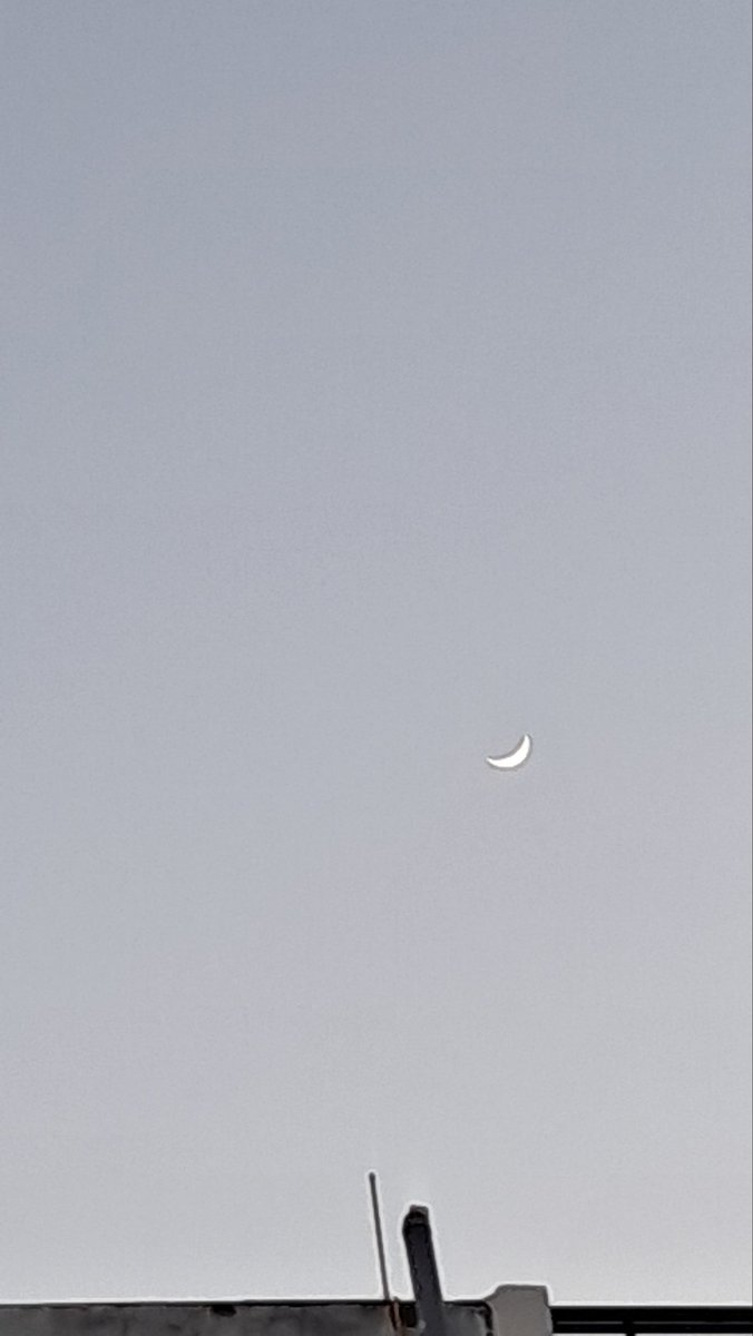 lightseekerusha's tweet photo. A quiet crescent hung above the rooftops, like a small unfinished poem resting in the evening sky.
Even in its sliver of light, the moon knows how to be beautiful— perhaps wholeness was never the requirement. 🌙
#MoonGazing #EveningSky  #NatureDiary #CrescentMoon #NatureStillness https://t.co/kTY8bjzGWh