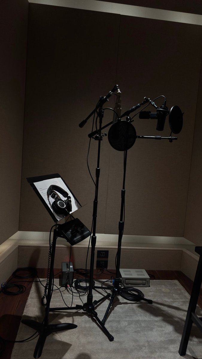 saintsatinnews's tweet photo. Samara 🐺Mew Weverse message 

Heyy guys :)) I hope everyone is doing well. Just wanted to thank everyone for the support on the songs, I’m so happy that you guys love it❤️ also… just sharing here so photos of my life recently lol 
Love youu https://t.co/jdXLvOYVMF