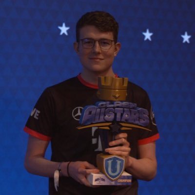 LucasXGamer CR tweet media