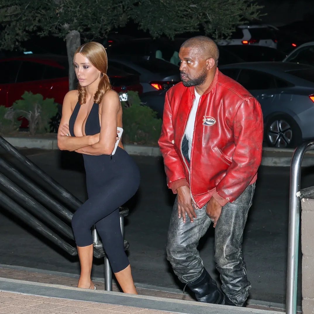 Yeezy France 🇫🇷 tweet media