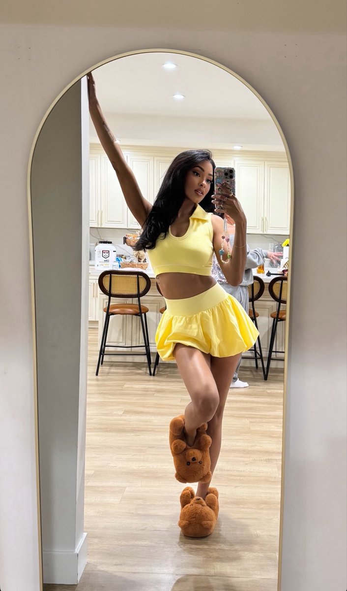diamonddcll's tweet photo. 💛🧸✨ https://t.co/IQqrw8Ua3c