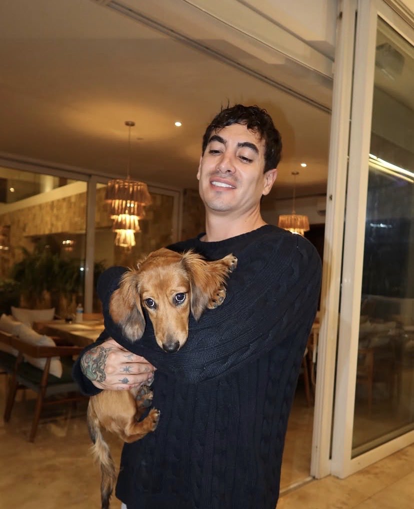 Leidyfit187514's tweet photo. Dándola toda como papá de Rocko 🥰
#LaMansionVip #lamansiónvip https://t.co/2gKUJaiZDw