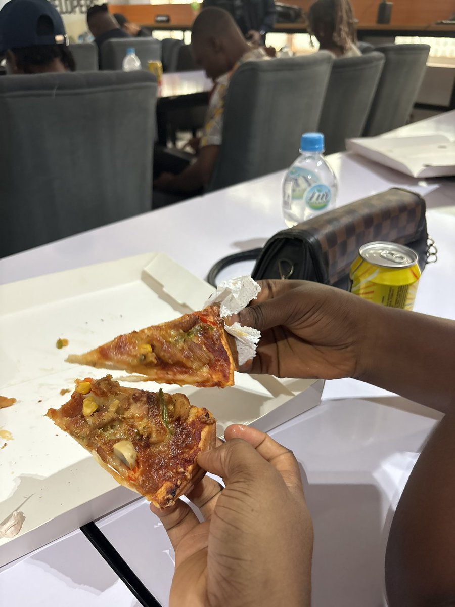 ChristianaUfia's tweet photo. Wrapped up the 11th Socratic Seminar with BitDevs Uyo 🍕⚡️
Good conversations, new insights, and celebrating Bitcoin Pizza Day with amazing people in the community 🚀
#BitDevsUyo #BitcoinPizzaDay #Bitcoin https://t.co/hzcNxsaVuW
