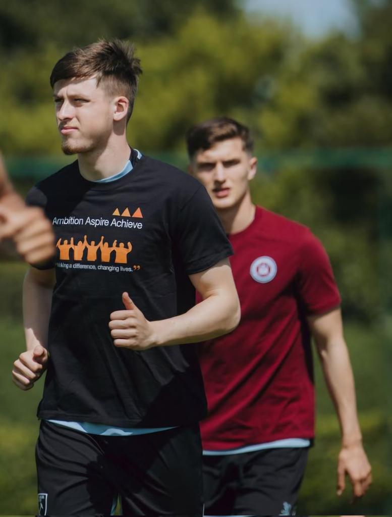 Irons Supporting Foodbanks tweet media
