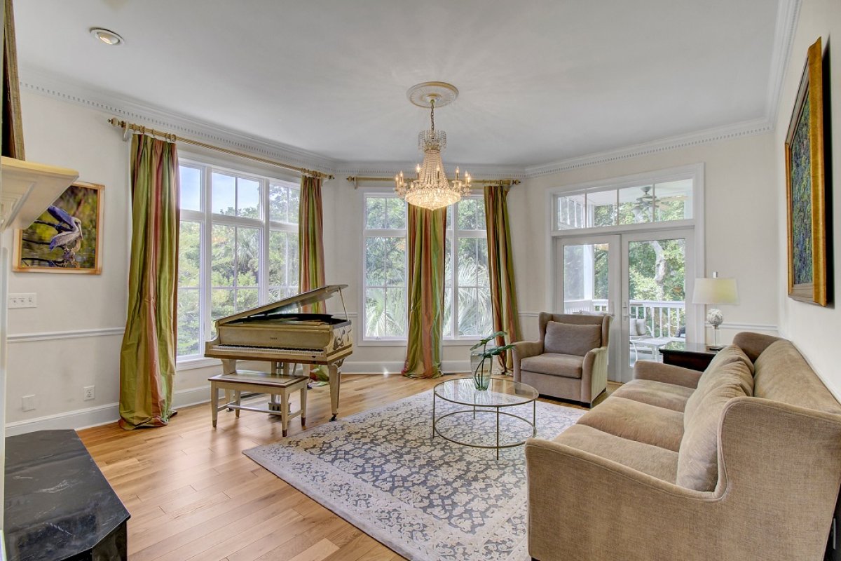ExoticEstates's tweet photo. Want to see what 6,055 square feet of "vacation mode" looks like?

At 5 on 56th, the house is so big you could actually win a game of hide-and-seek against 15 other people.

View the full gallery and book at https://t.co/hoZamHikyZ! 🌴
https://t.co/mVlEQ1UV6M

#ExoticEstates https://t.co/Belf9U04py