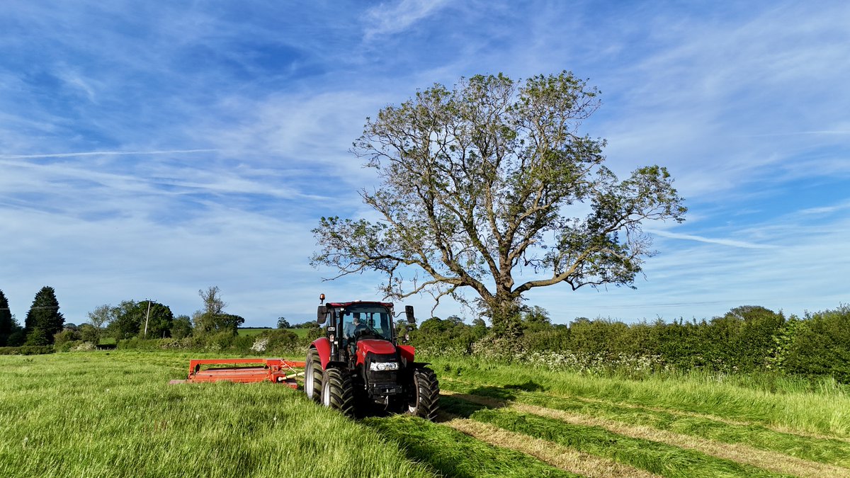 spj1958's tweet photo. Silage time 🚜 #keyworkers #loveukweather #mini4pro #nofarmersnofood https://t.co/pw7CUCruFD