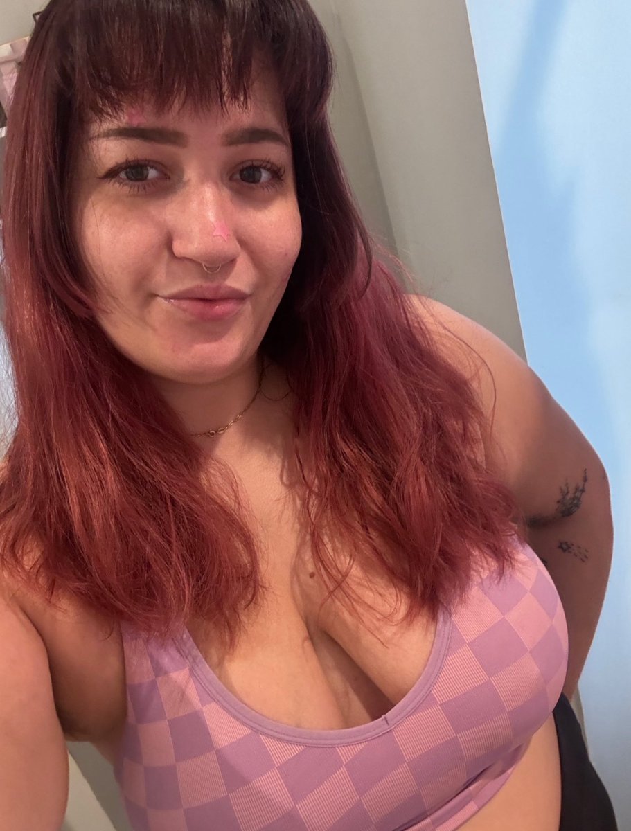 r0selareine's tweet photo. who didn't get a pics in DMs yet today? (I'm a BBW) 🤭 https://t.co/Gg0MtORsKh