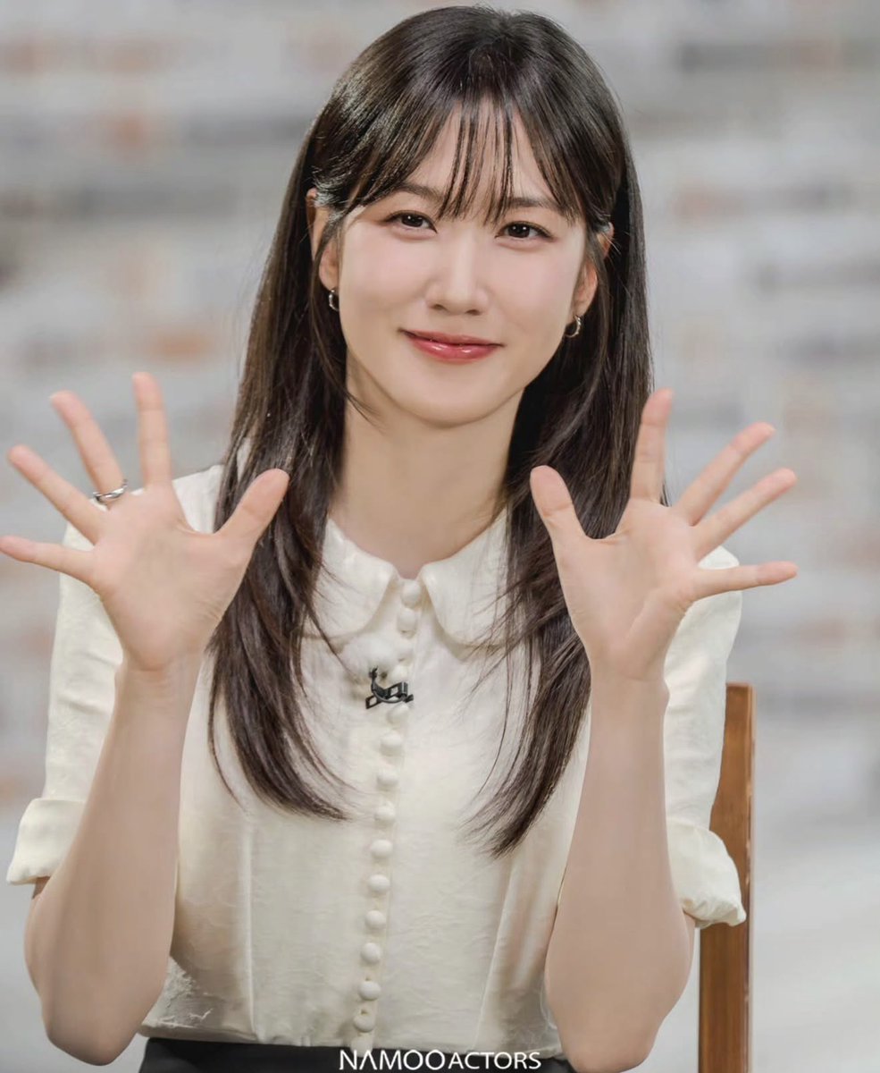 dolgolaeui's tweet photo. Park Eun Bin #parkeunbin #박은빈 #thekingsaffection #castawaydiva #hyperknife #extraordinaryattorneywoo #doyoulikebrahms #hotstoveleague #thegostdetective #judgevsjudge #ageofyouth You can also follow Eun Bin’s official IG account - eunbining0904 https://t.co/ZgNhScYBIk