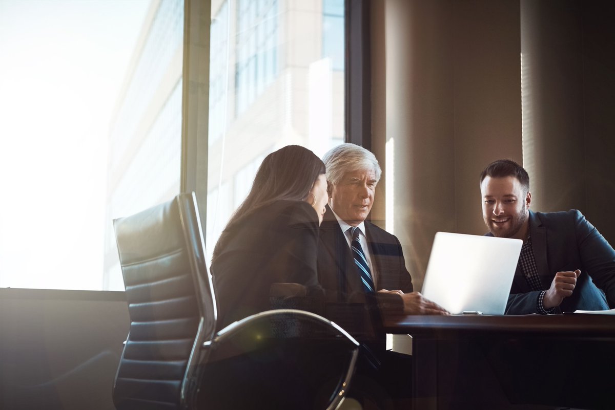 OnHandel's tweet photo. Navigating the legal system is complex. Since 1985, we have provided sharp, practical advice to connect you with the right counsel. Need expert representation for your case? Discover how our directory helps you find qualified attorneys. ⚖️ #handelonthelaw #billhandel #Law https://t.co/319vIFKhuk