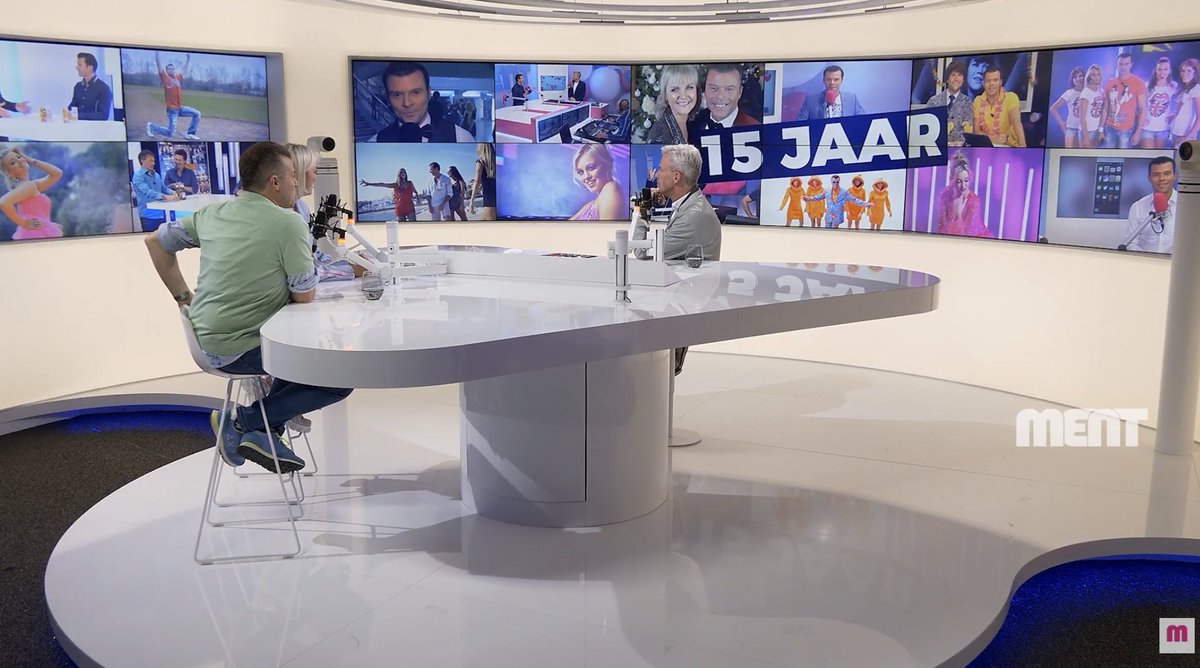 MENTtv's tweet photo. Filip D'haeze : 'Mooie herinneringen.. 35 jaar carrière.. 25 jaar Swoop .. 15 jaar MENT'

Fragment uit '15 jaar later' met Filip D'haeze en Aurélie, zondag 23/5 om 10u op MENT55.
Presentatie: Herbert Verhaeghe https://t.co/pKiiYSZDeY