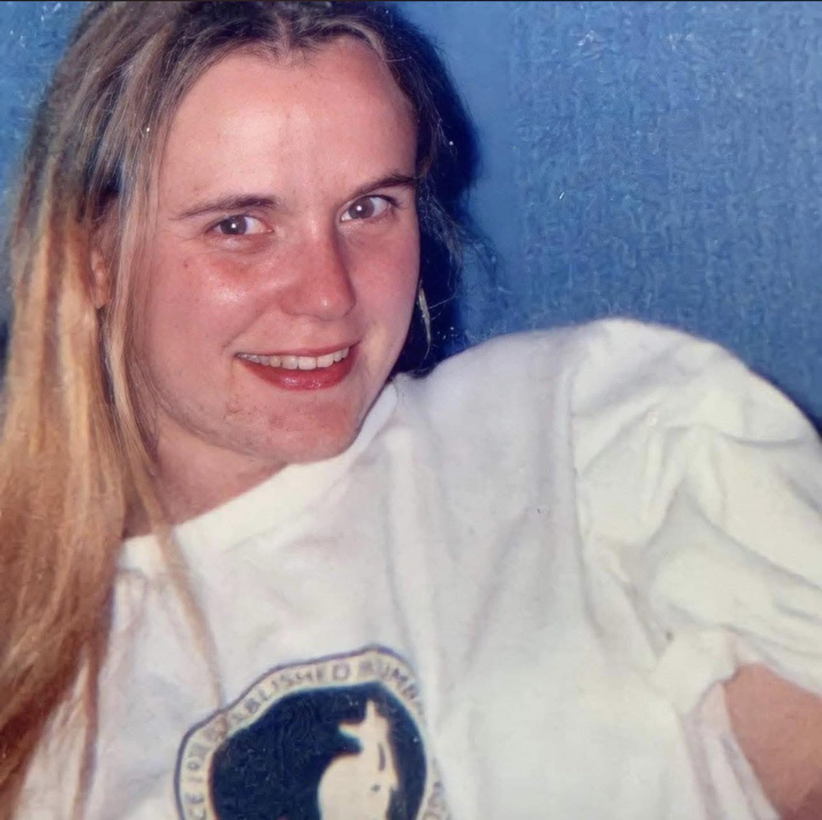 mess31's tweet photo. Happy birthday to my lil sis Shelley missed so much and never forgotten.
#happybirthday #RIP https://t.co/Yh4oobW6lv