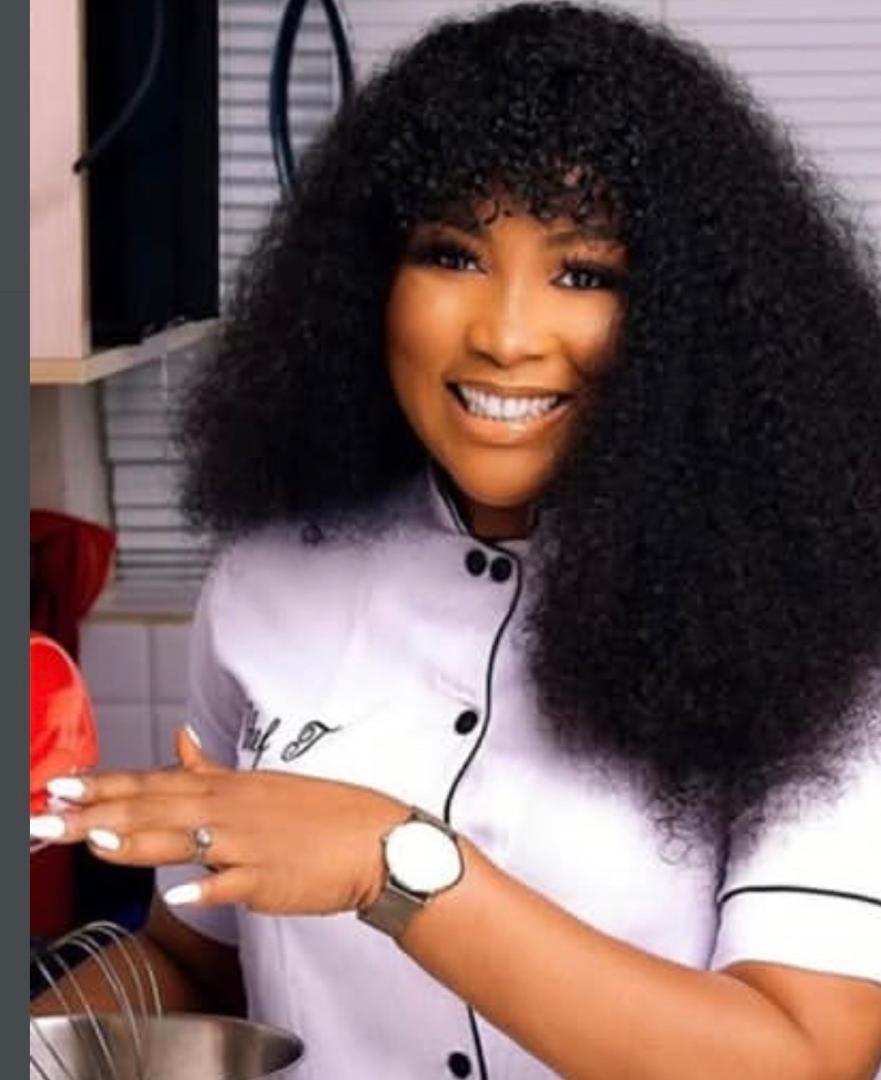 NigeriaStories's tweet photo. Popular Nigerian chef, Tolani Taiwo-Osikoya aka Chef T, has called out her female colleagues who dress n@ked while serving as private chefs. https://t.co/DRsnIa8CeK