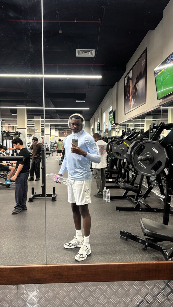 Mlxzo6's tweet photo. 🏋🏽‍♂️ https://t.co/Lr0YhzxxfV