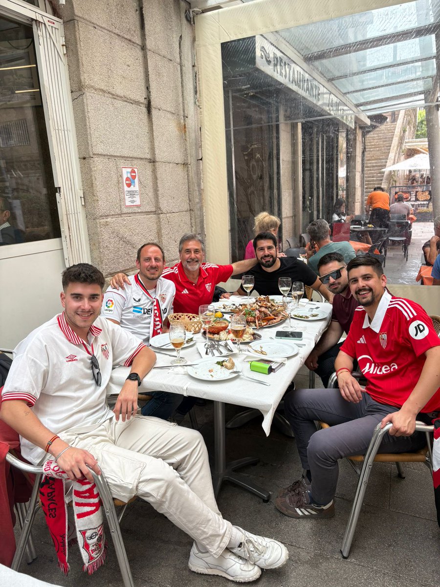 PS_Incondiciona's tweet photo. Vigo ontour 📍

@SevillaFC 
#Incondicionales
#VamosMiSevilla https://t.co/X7CtRGfvBN