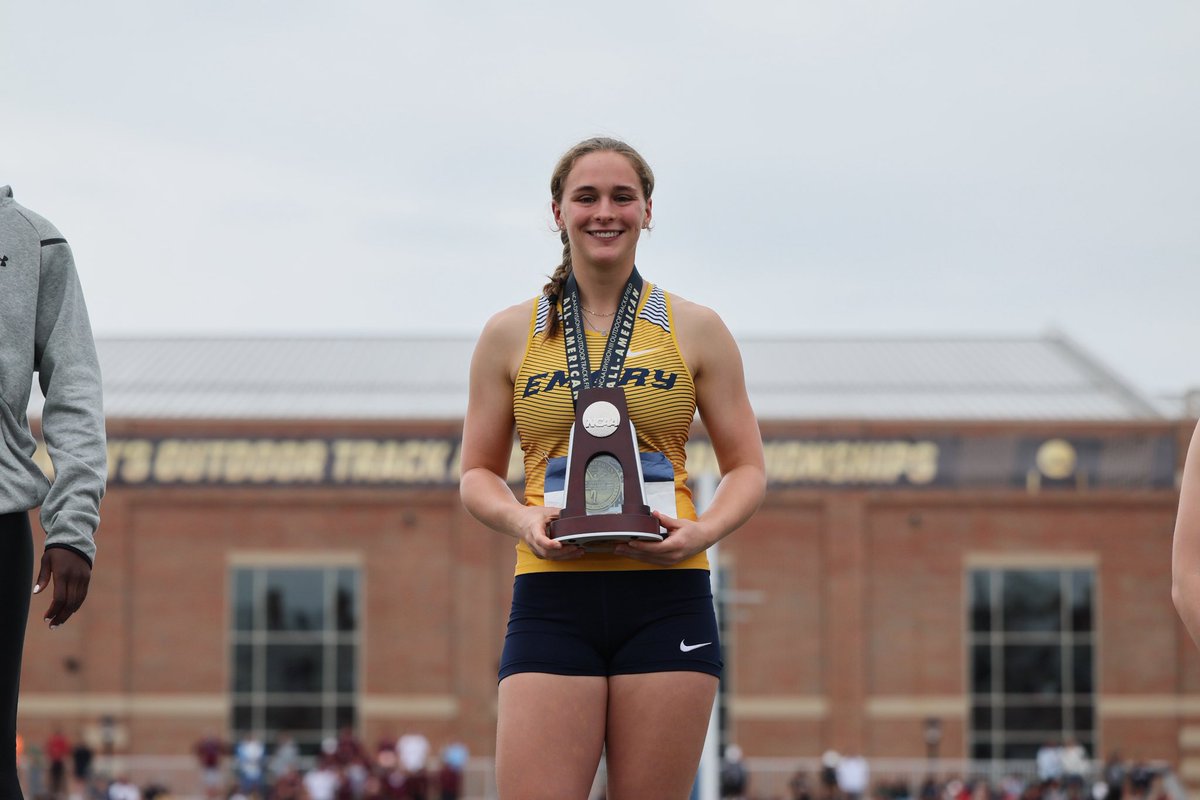 EmoryAthletics's tweet photo. 𝙉𝘼𝙏𝙄𝙊𝙉𝘼𝙇 𝙍𝙐𝙉𝙉𝙀𝙍-𝙐𝙋🥈

Abigail Roberts ended her season with a bang as she became the national runner-up in the hammer throw! Roberts threw for 57.76m to surpass her program record, claiming All-American honors for the first time in her career! 

#FlyHigher https://t.co/b14tRt8O3V