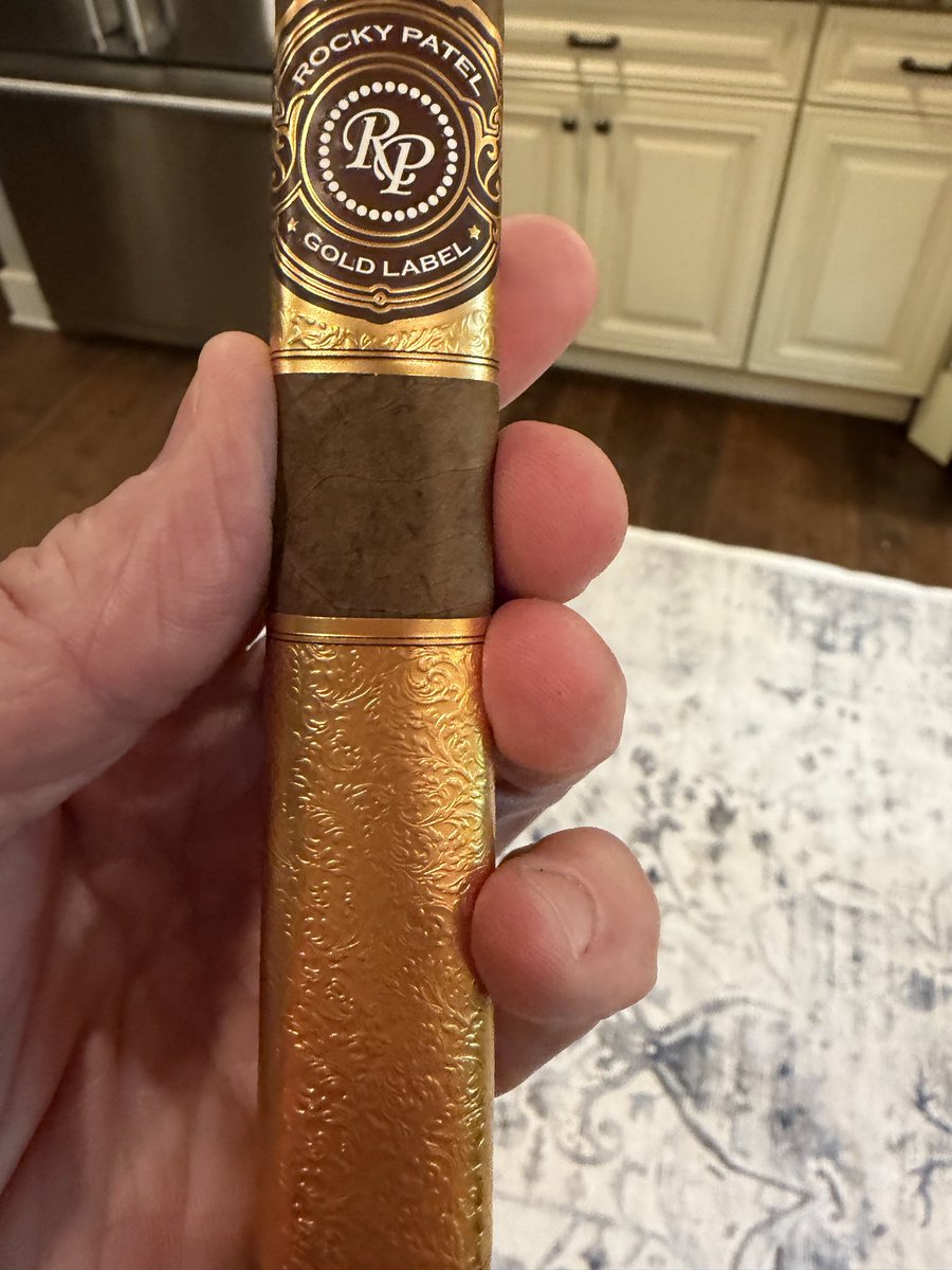 philsize's tweet photo. Another great one from the legend @RockyPatelCigar https://t.co/fh3qOlFi63