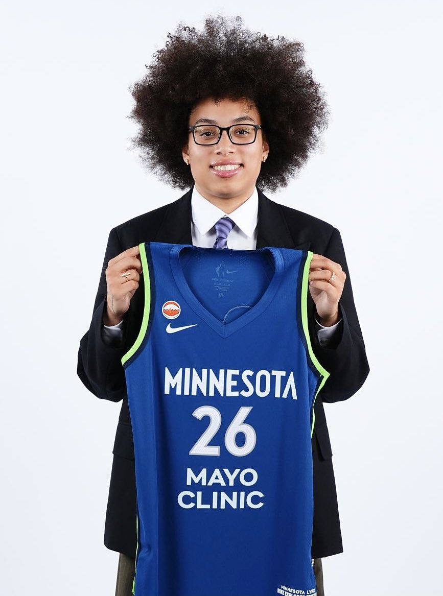 trendyhoopstars's tweet photo. Olivia Miles vs Chicago:

14 PTS
9 RBS
5 AST
2 STL

✨ https://t.co/9f3hKb5zBn