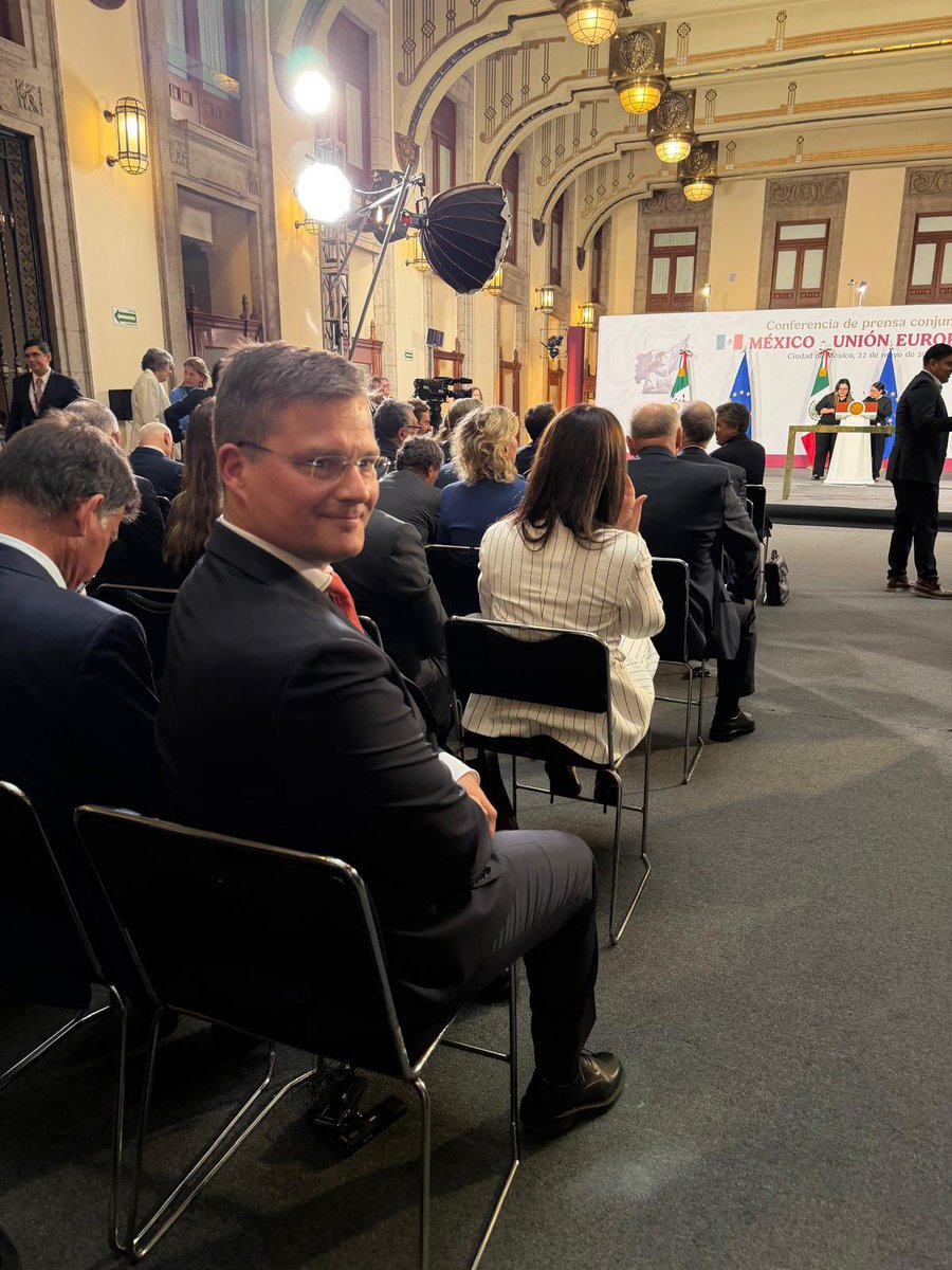 Embamex Polonia tweet media