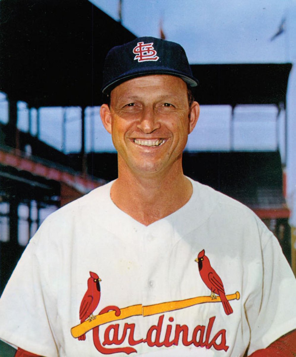 AugieNash's tweet photo. I'm not sure if I'm on this island by myself, but the Cardinals should wear navy blue caps in every road game. 

#STLCards https://t.co/xD55ZJ0pI7